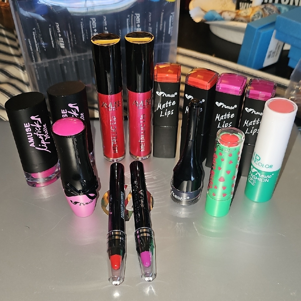 Muse Lipstick Set - Vibrant Pink and Red Shades